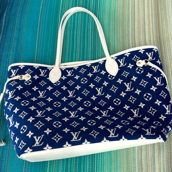 Louis Vuitton Jacquard Velvet Monogram LV Match Neverfull MM Bleu - Picture 2 of 5